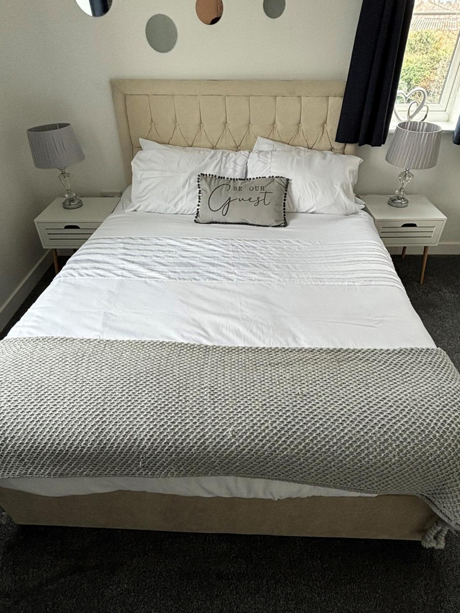 Cathedral Apartment Личфийлд Екстериор снимка
